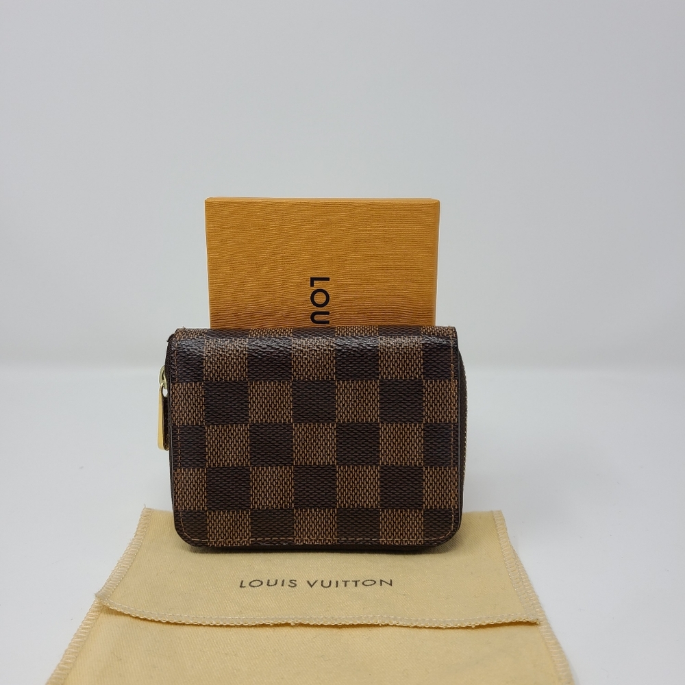 Authentic Louis Vuitton Zippy Coin Purse Wallet